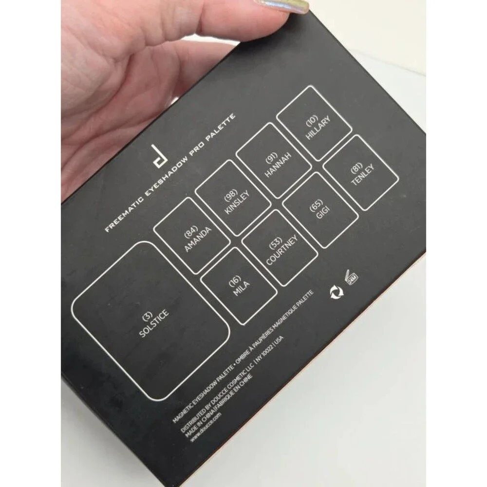 Doucce Freematic Eyeshadow Magnetic Pro Palette